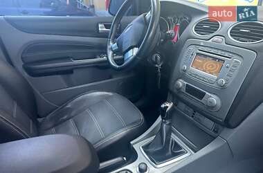 Хэтчбек Ford Focus 2009 в 