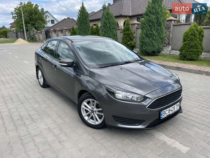 Седан Ford Focus 2015 в 