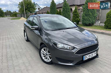 Седан Ford Focus 2015 в 