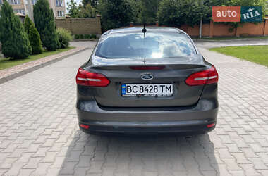 Седан Ford Focus 2015 в 