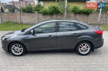 Седан Ford Focus 2015 в 