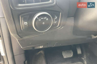 Седан Ford Focus 2015 в 