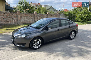 Седан Ford Focus 2015 в 