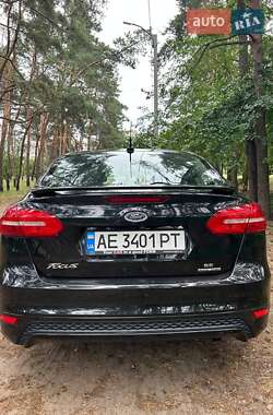Седан Ford Focus 2015 в 