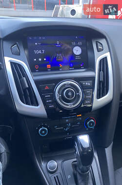 Хэтчбек Ford Focus 2015 в 