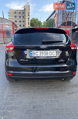Хэтчбек Ford Focus 2015 в 