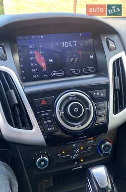 Хэтчбек Ford Focus 2015 в 