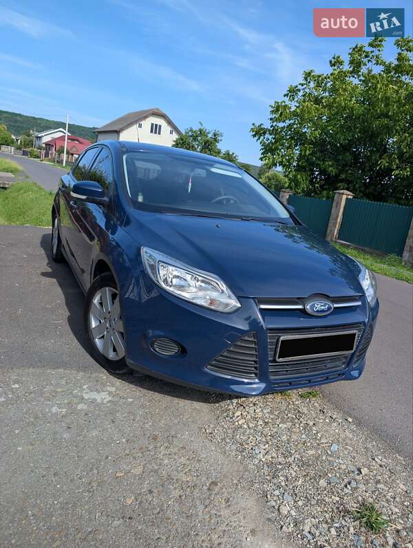 Хэтчбек Ford Focus 2014 в 