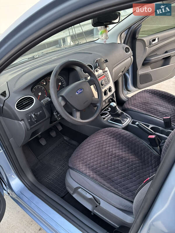 Хэтчбек Ford Focus 2005 в Киеве
