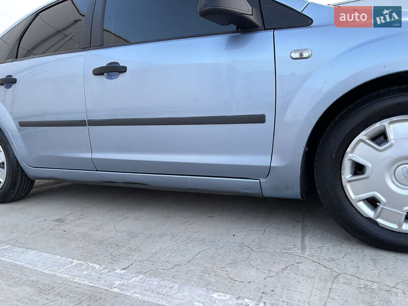 Хэтчбек Ford Focus 2005 в Киеве