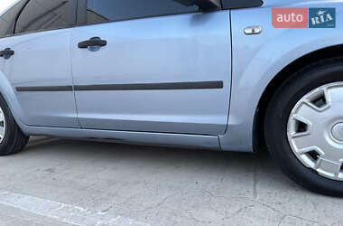 Хэтчбек Ford Focus 2005 в 