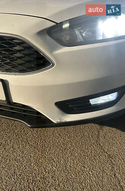 Хэтчбек Ford Focus 2016 в 