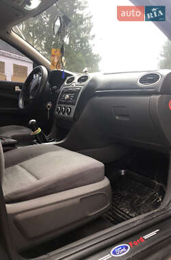 Седан Ford Focus 2006 в Бурштыне