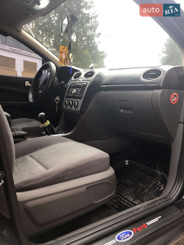 Седан Ford Focus 2006 в Бурштыне