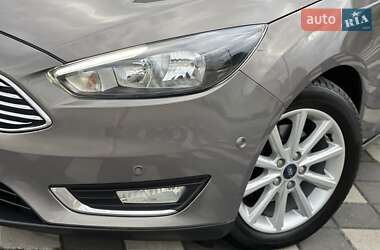 Хэтчбек Ford Focus 2016 в 