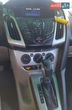 Седан Ford Focus 2013 в 