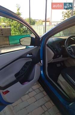 Седан Ford Focus 2013 в 