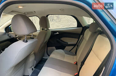 Хэтчбек Ford Focus 2013 в 