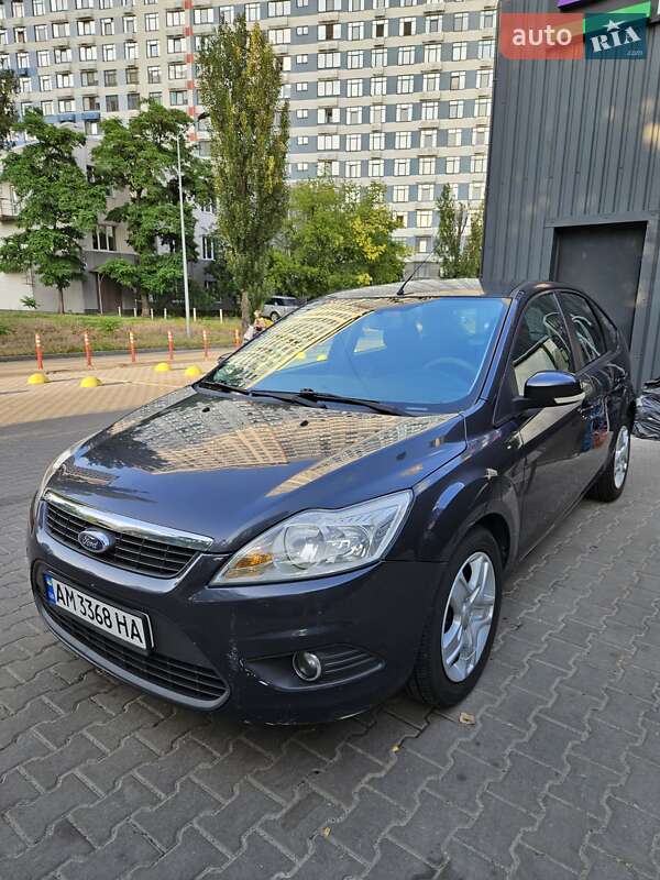 Хэтчбек Ford Focus 2009 в 