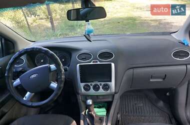 Хэтчбек Ford Focus 2006 в 