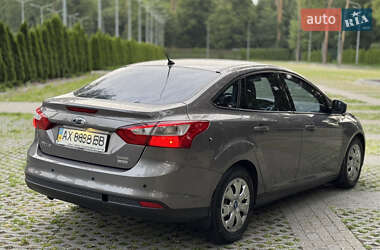 Седан Ford Focus 2013 в 