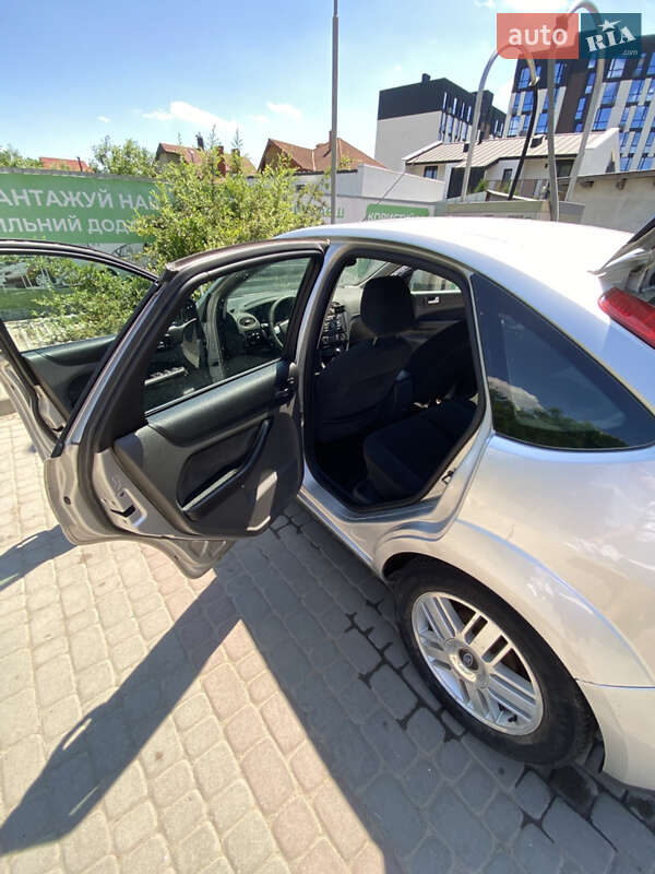 Хэтчбек Ford Focus 2005 в Ивано-Франковске