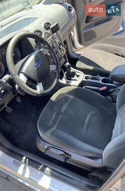 Хэтчбек Ford Focus 2005 в 