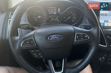 Седан Ford Focus 2017 в 