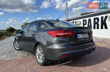 Седан Ford Focus 2015 в 
