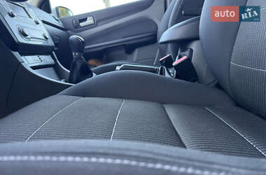 Хэтчбек Ford Focus 2009 в 