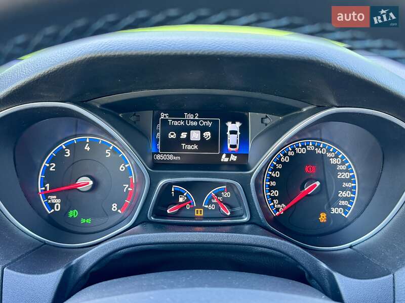 Хэтчбек Ford Focus 2016 в Киеве