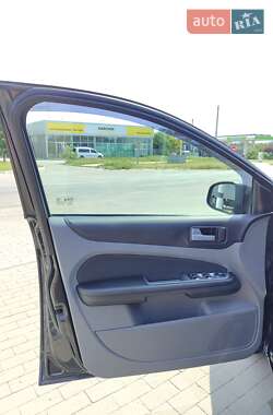 Универсал Ford Focus 2010 в 