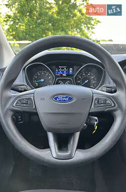 Седан Ford Focus 2015 в 