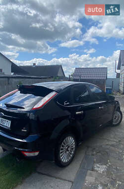 Хетчбек Ford Focus 2010 в 