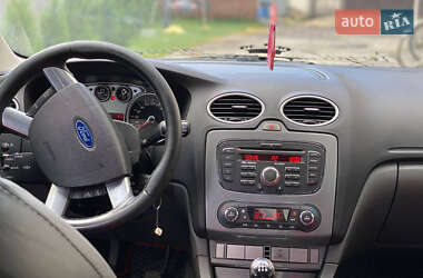 Хетчбек Ford Focus 2010 в 