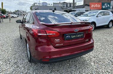 Седан Ford Focus 2015 в 