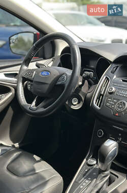 Седан Ford Focus 2015 в 