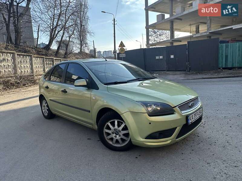 Хэтчбек Ford Focus 2005 в Киеве