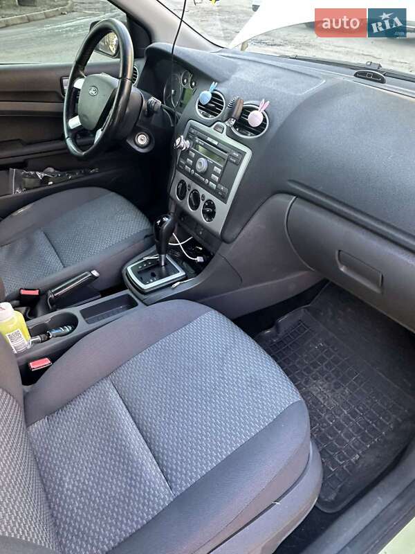 Хэтчбек Ford Focus 2005 в Киеве