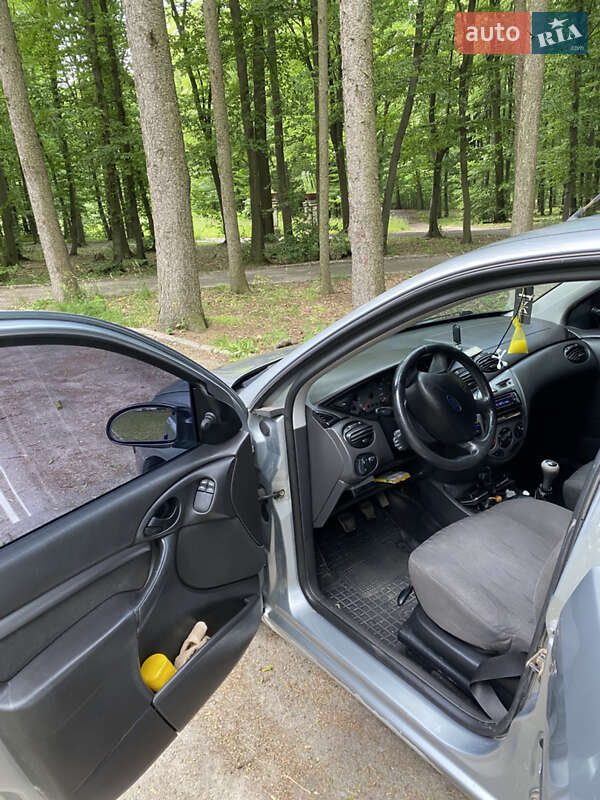 Хэтчбек Ford Focus 2004 в Виннице