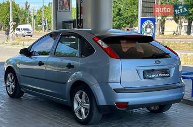 Хэтчбек Ford Focus 2005 в 