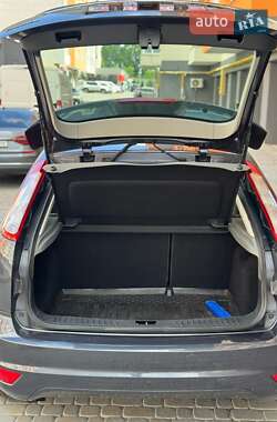 Хэтчбек Ford Focus 2009 в 