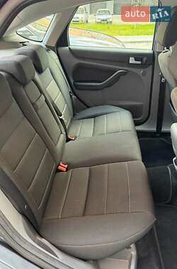 Хэтчбек Ford Focus 2009 в 