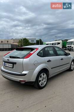 Хэтчбек Ford Focus 2007 в 