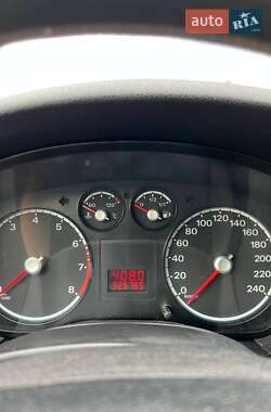 Хэтчбек Ford Focus 2007 в 