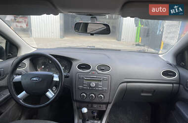 Хэтчбек Ford Focus 2006 в 