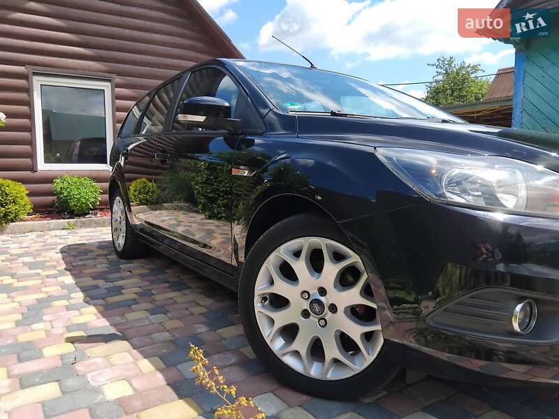 Универсал Ford Focus 2009 в Остроге