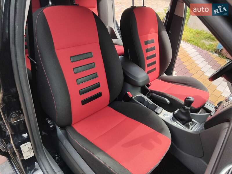 Универсал Ford Focus 2009 в Остроге