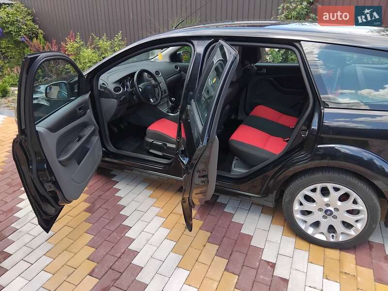 Универсал Ford Focus 2009 в Остроге