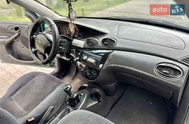 Седан Ford Focus 2002 в 